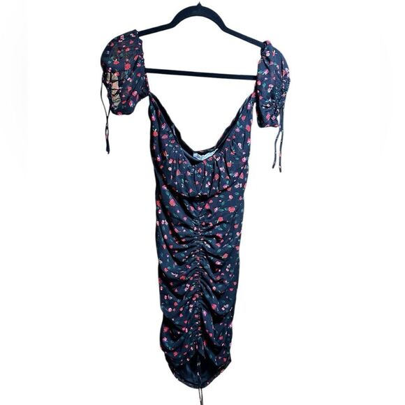 NWT All In Favor Women’s Black Mini Roses Off Shoulder Ruched Mini Dress Size L - Picture 8 of 10